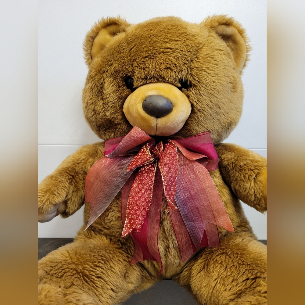 Teddy bear with a bow